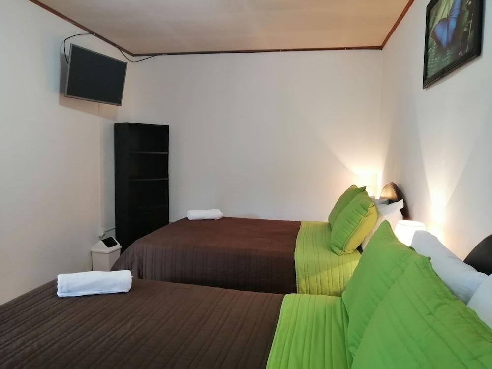 Family Room, 2 Bedrooms, Non Smoking, Ensuite photo 2