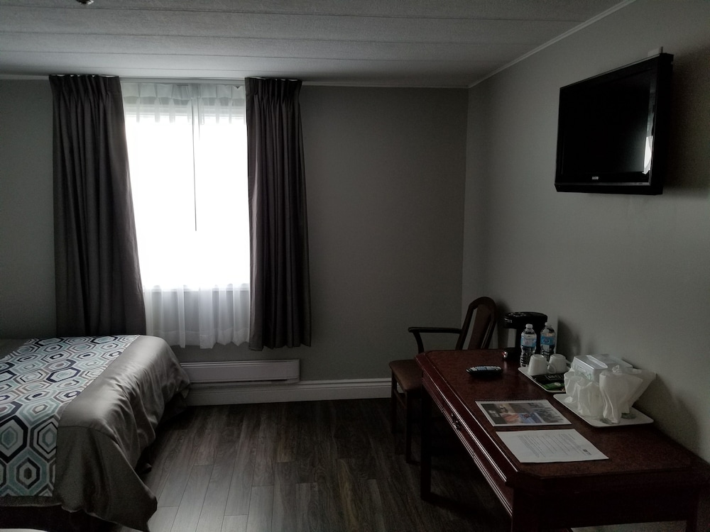 Standard Room, 2 Double Beds photo 2