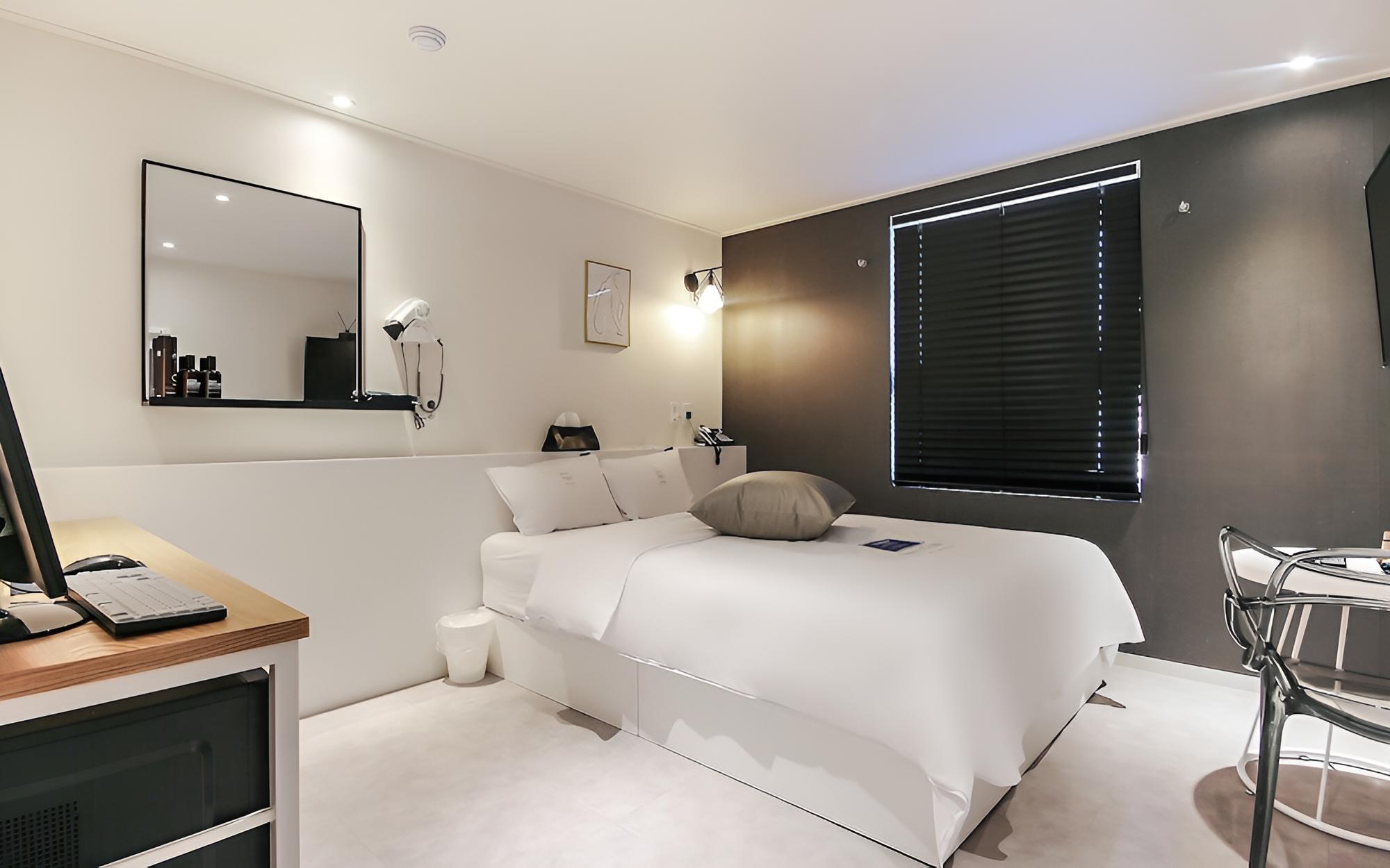 Room (Yeongdeok Premium (Rooftop night view)
