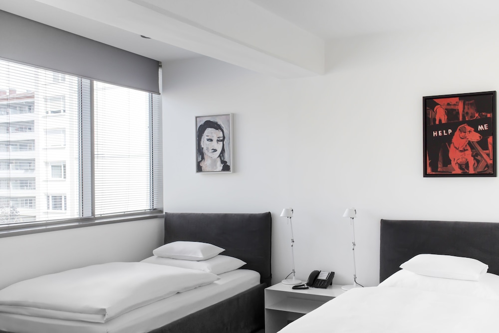 Business Twin Room (single use) photo 3