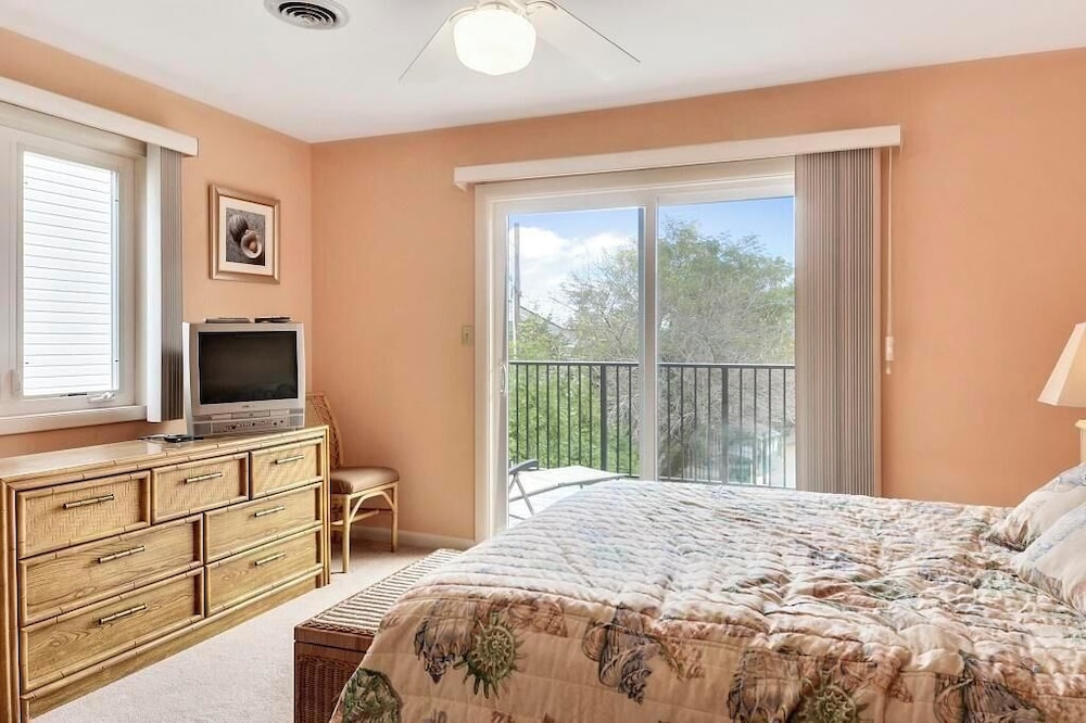 Townhome, Multiple Beds, Patio, Garden View photo 3