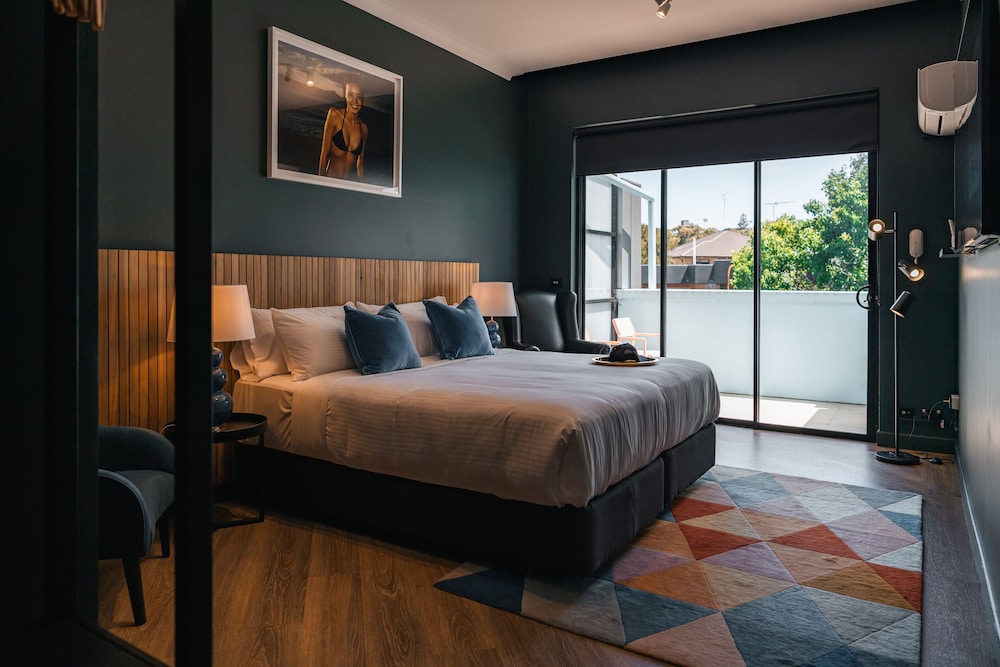 Blue King Suite