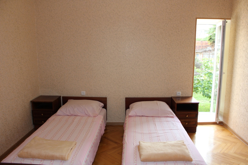 Standard Twin Room, 2 Twin Beds, Non Smoking photo 3