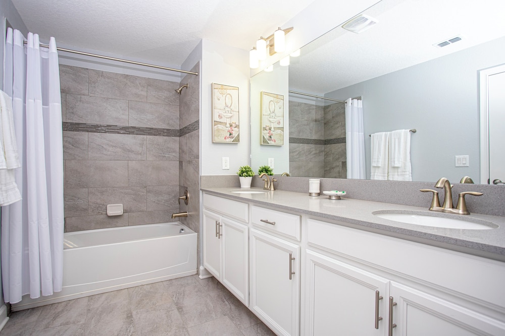 Luxurious 5 Bedroom w Pool Close to Disney 9017 Championsgateresort, 写真 8