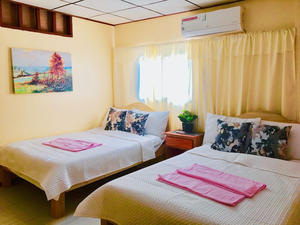 Family Quadruple Room, 2 Queen Beds