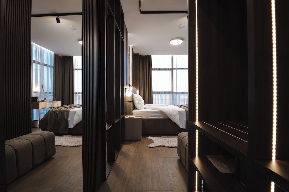 Deluxe Room, City View