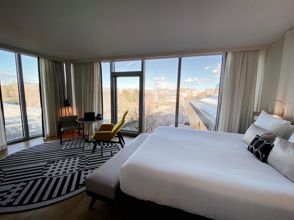 Executive Room, 1 King Bed photo 2