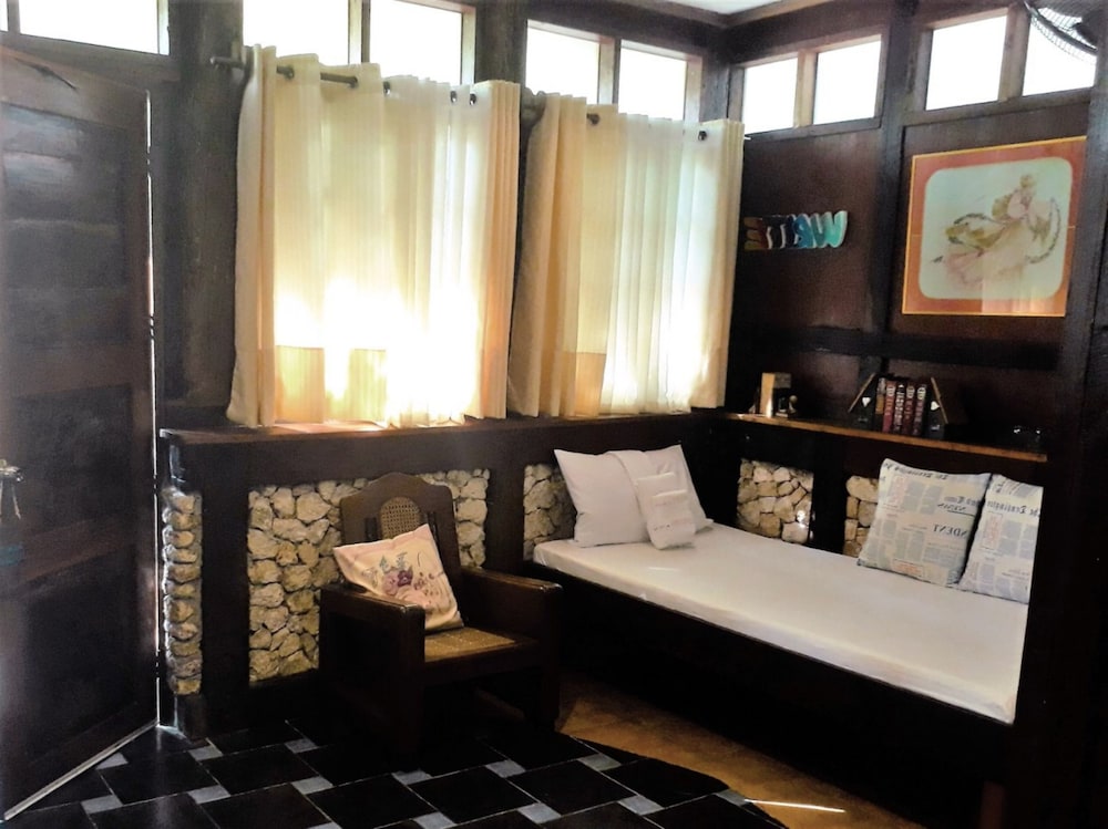 Deluxe Family Room 2 photo 3