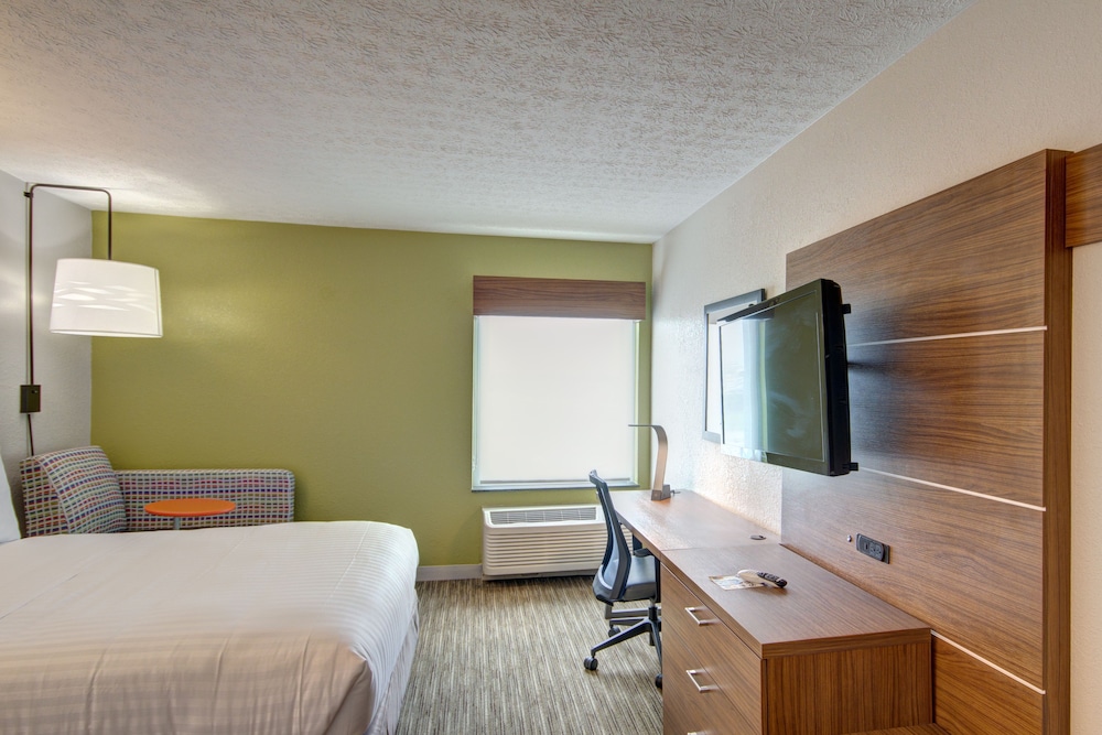 Standard Room, 1 King Bed, Accessible (Communications)