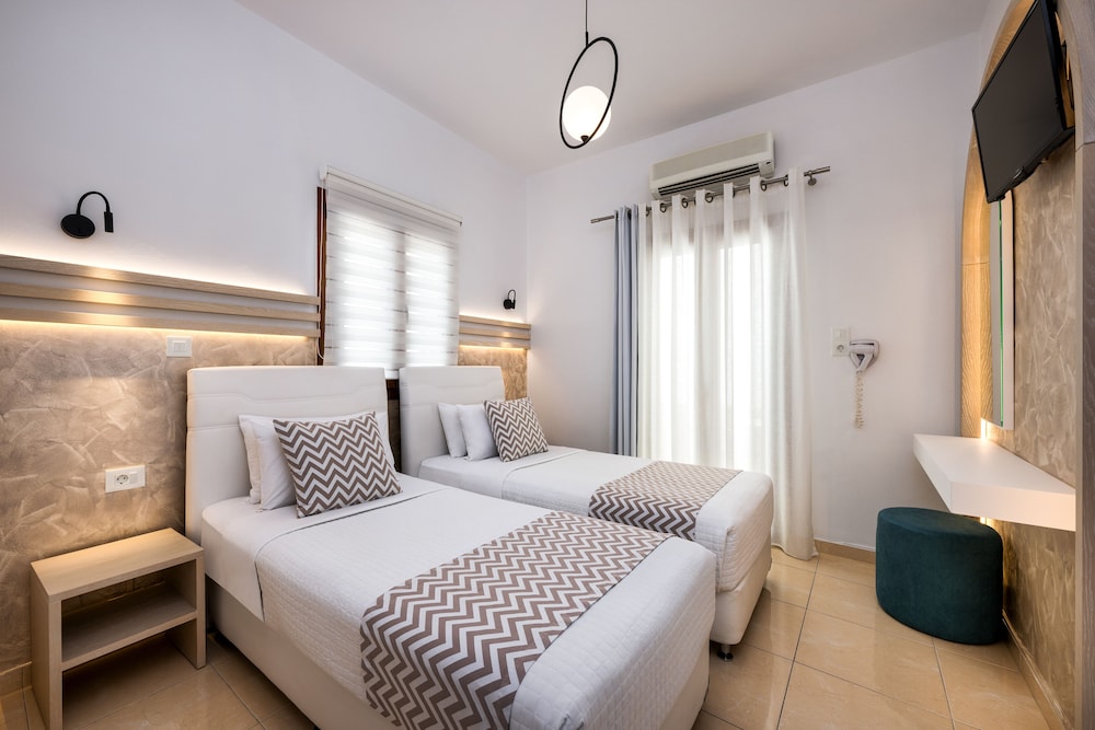 Standard Double Room - Photo 1