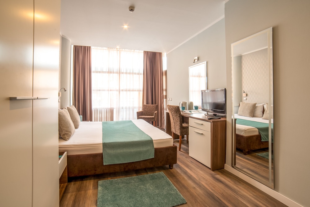 Standard Double Room - Photo 2