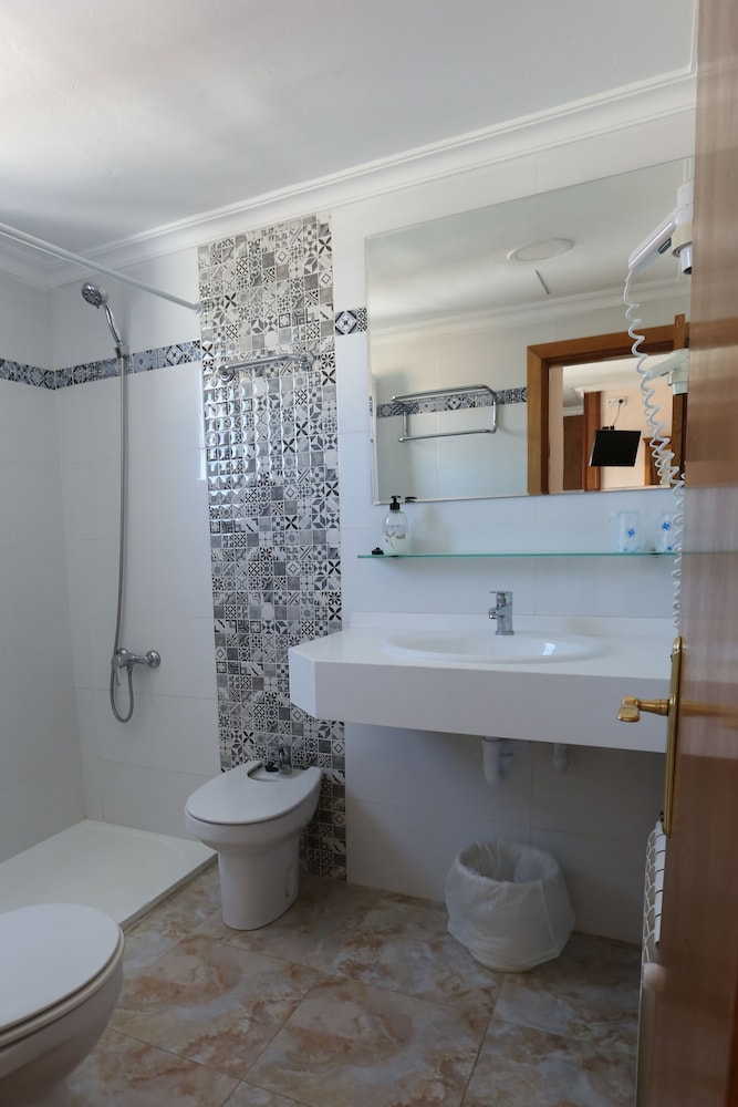 Standard Double Room, Balcony - Photo 12