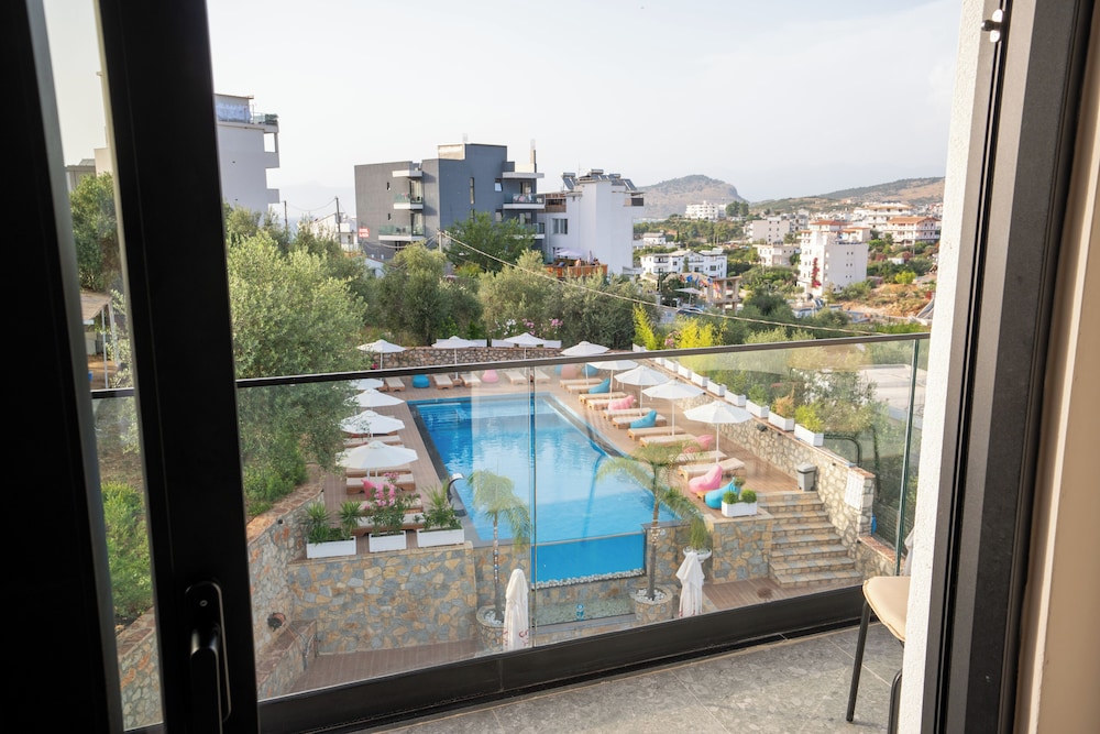 Triple Room, Pool View
