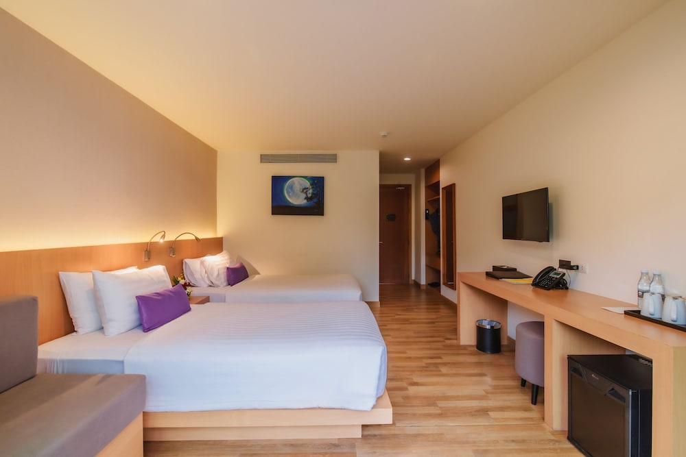 Executive Twin Room with Pool View photo 3