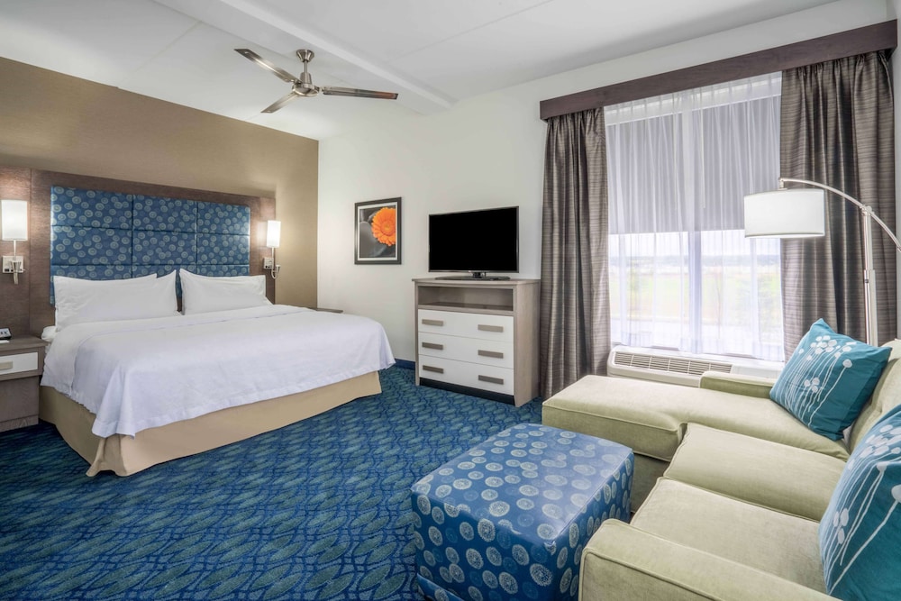 Studio, 1 King Bed, Accessible, Bathtub photo 2