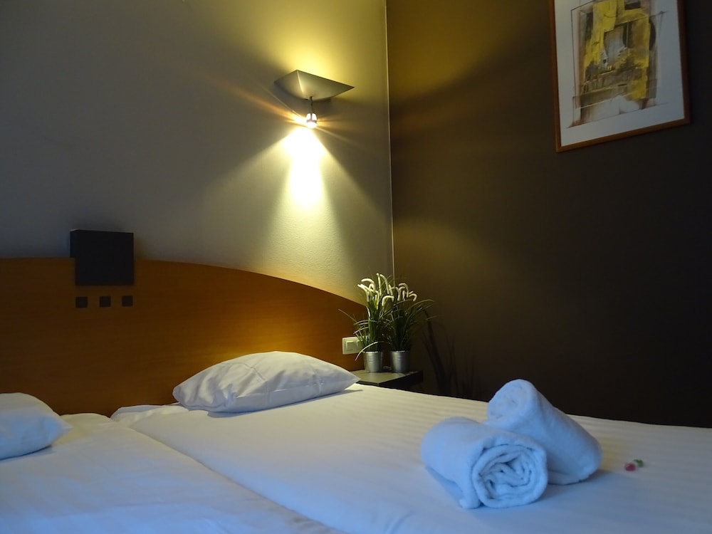 Value Twin Room - Photo 1