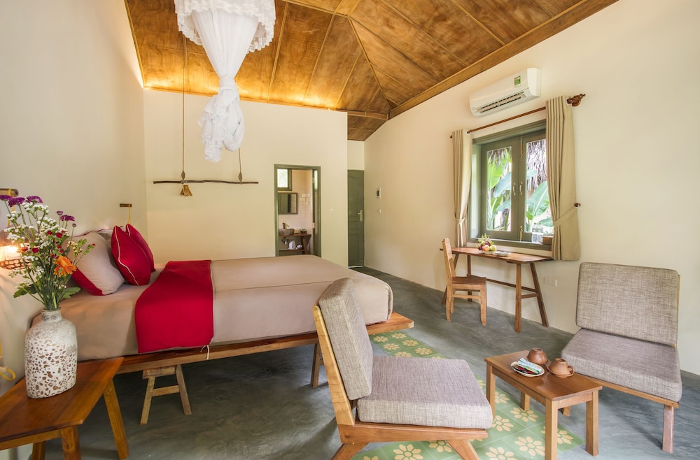 Bungalow, 1 King Bed, Garden View photo 3