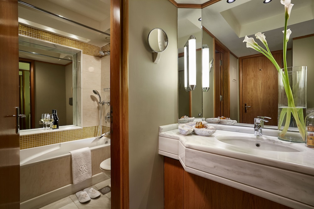 Executive Suite Park - Photo 13