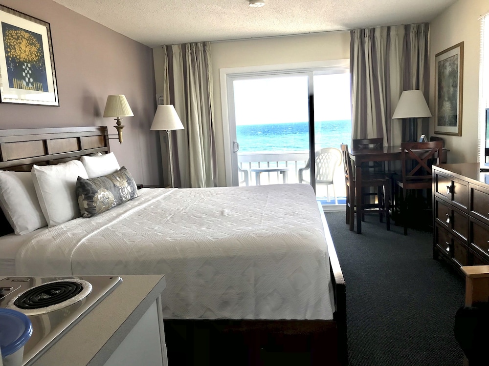 Oceanfront Room 1 King Bed