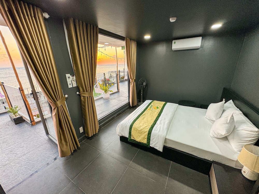 Deluxe Double Room Single Use photo 1