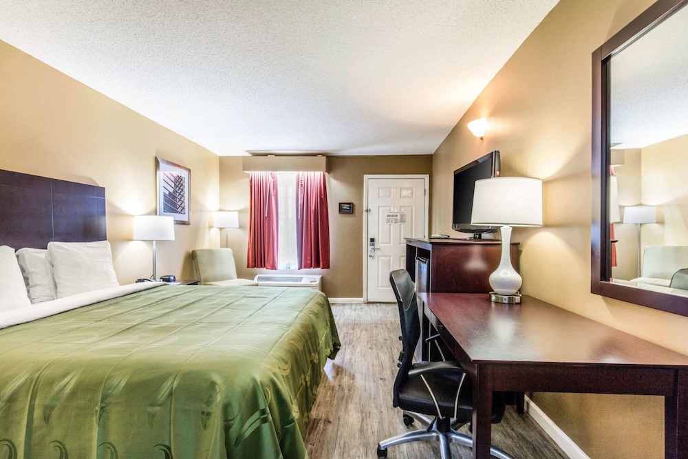 Room, 1 King Bed, Accessible, Non Smoking - Photo 3