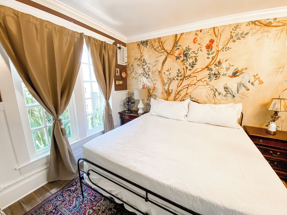 The Rose Tearoom Suite photo 2