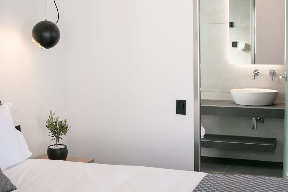 Deluxe Suite, Sea View - Photo 1