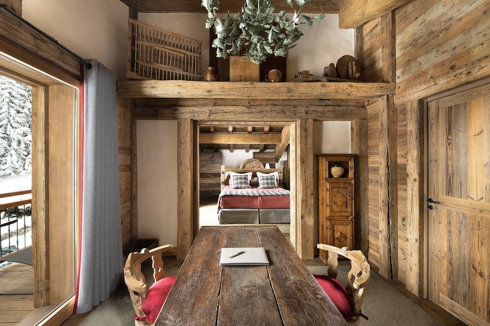Luxury Suite - Photo 6