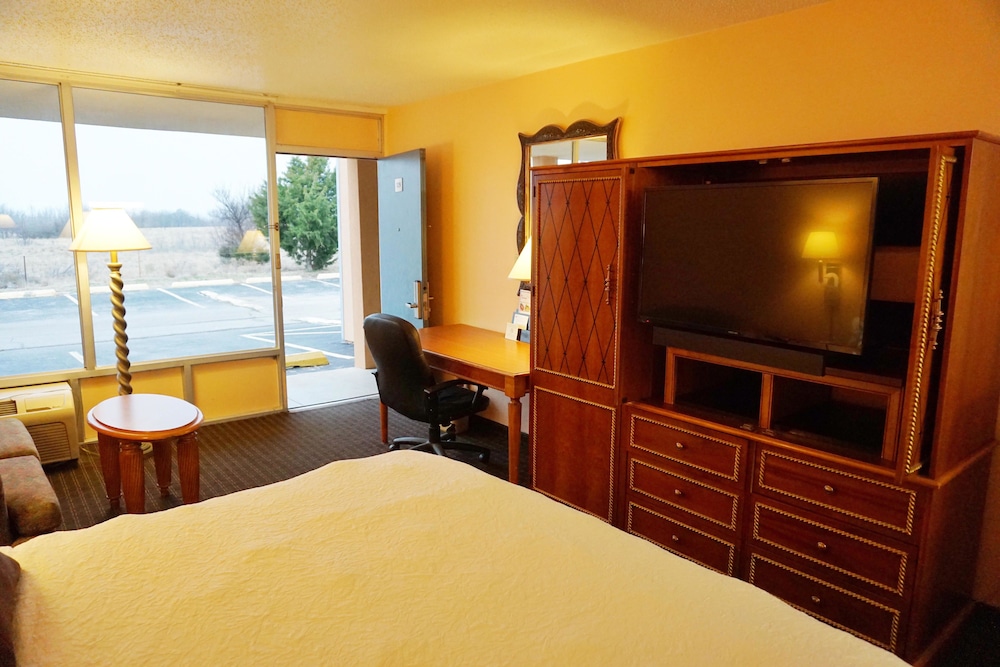 Business Studio Suite, 2 Double Beds photo 2