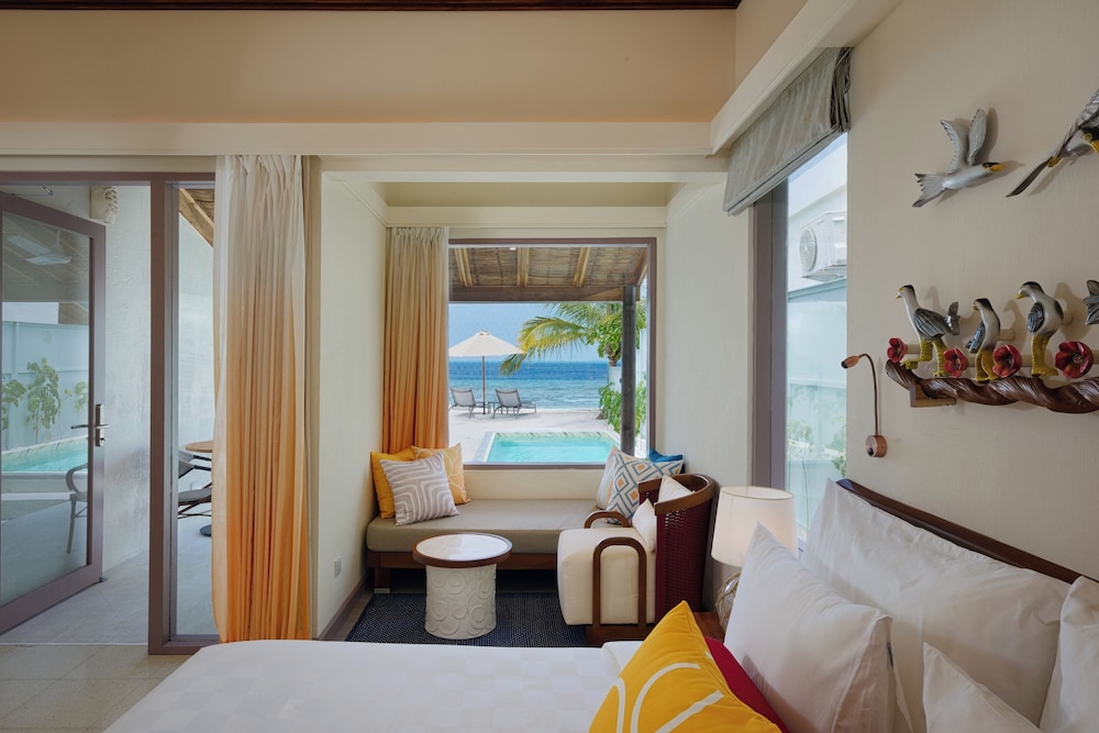Deluxe Beach Villa with Pool photo 2
