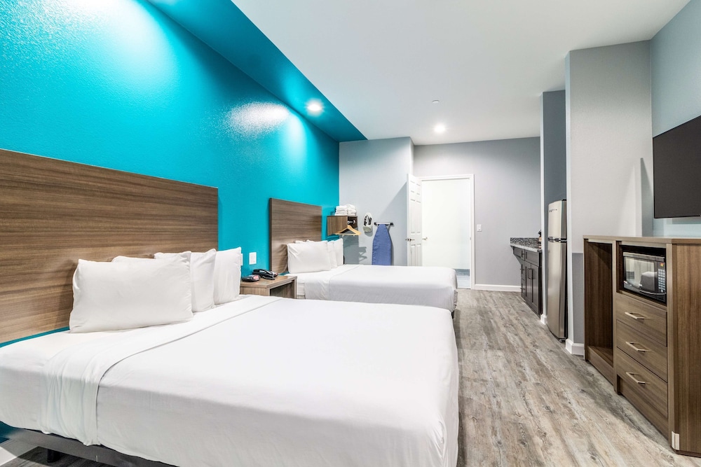 Room, 2 Queen Beds, Accessible, Kitchenette photo 2