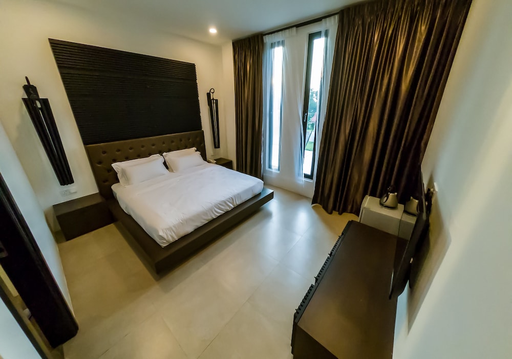 Suite (Pearl) photo 1