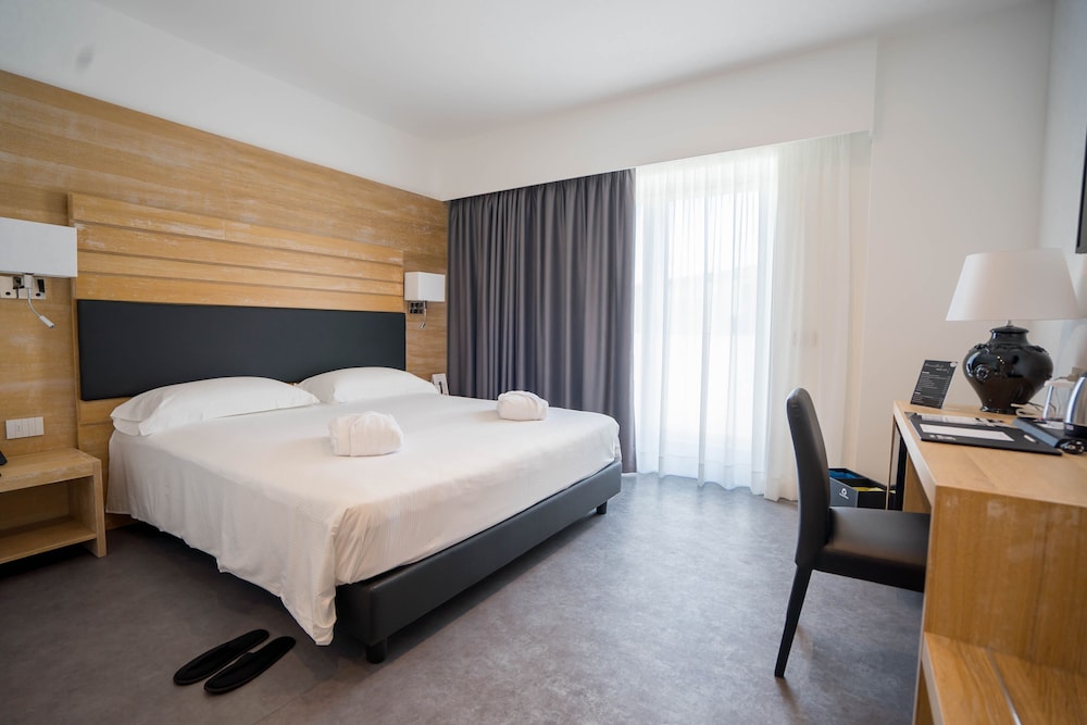 Deluxe Suite, Kitchenette photo 3