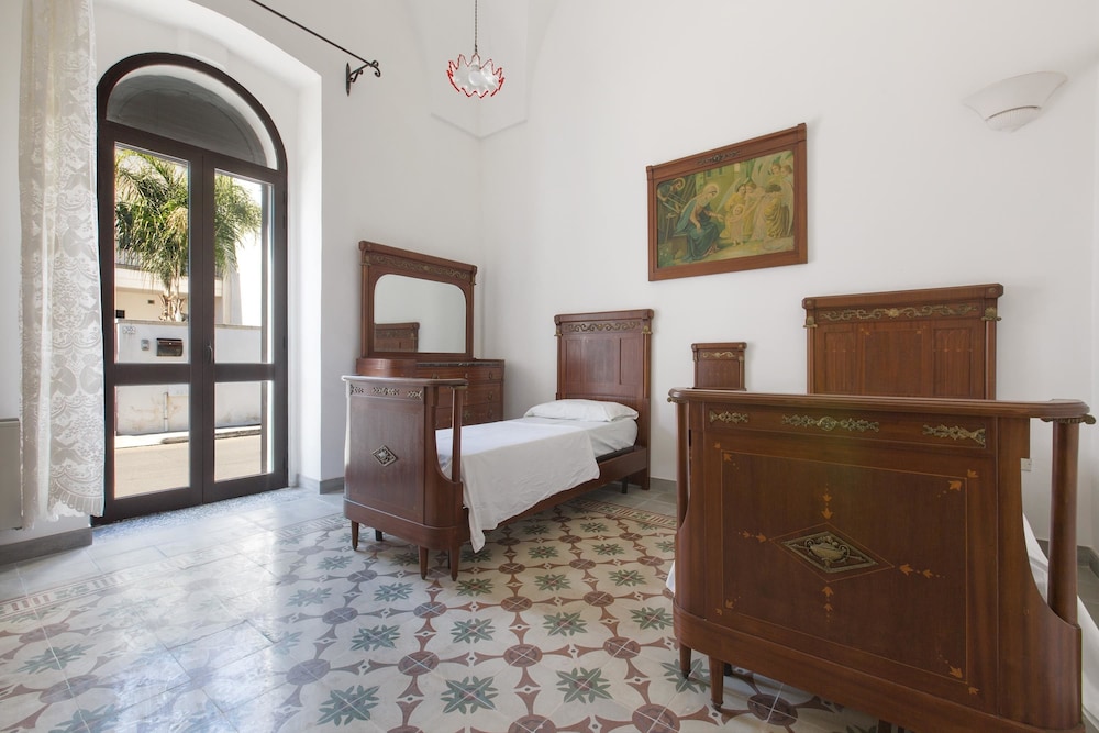 Standard Apartment, 3 Bedrooms photo 2