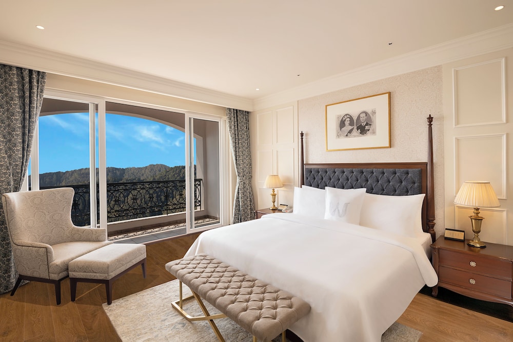 Suite, 1 Queen Bed, Mountain View (The Mayfair Suite) photo 1