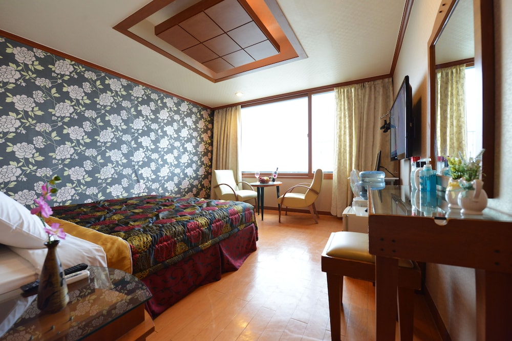 Deluxe Room, 1 Bedroom, Beach View photo 2