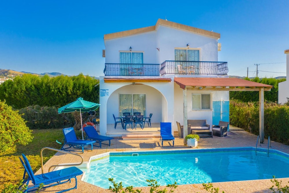 Villa photo 1