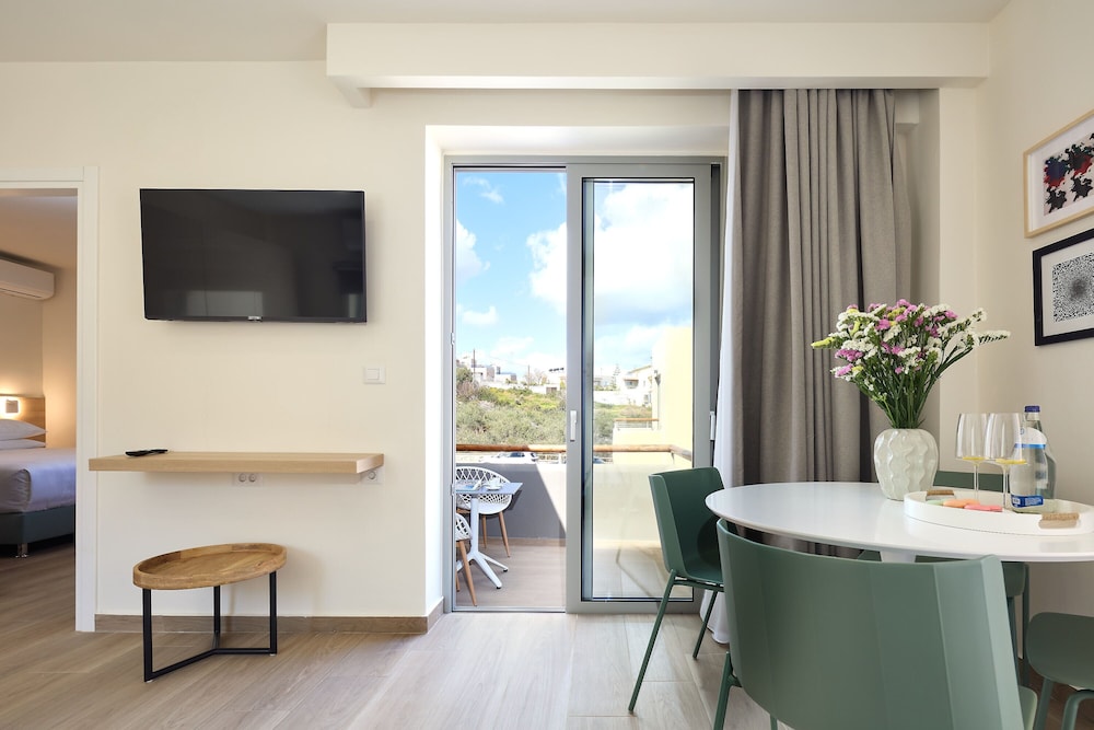 Executive Suite, 1 King Bed with Sofa bed photo 2