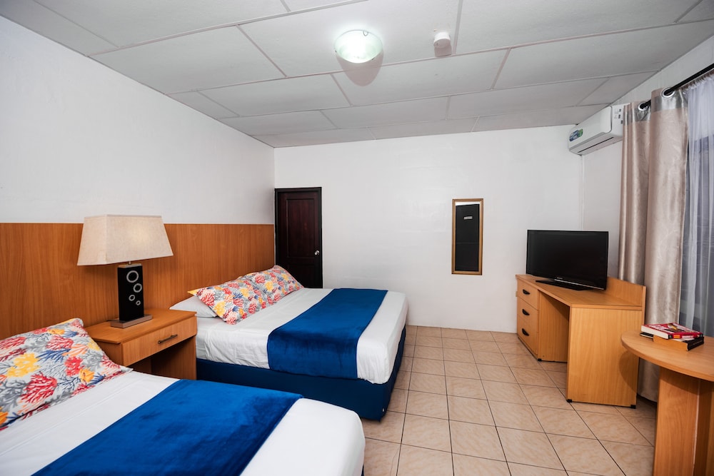 Standard Twin Room, 2 Queen Beds photo 1