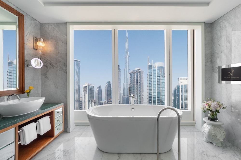 Grand Suite, 1 King Bed (Grand, Burj View) photo 3