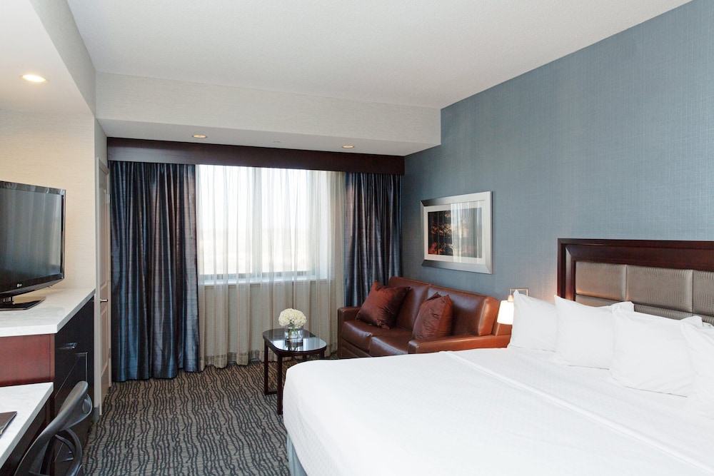 Room, 1 King Bed with Sofa bed, Accessible (Communications) photo 1