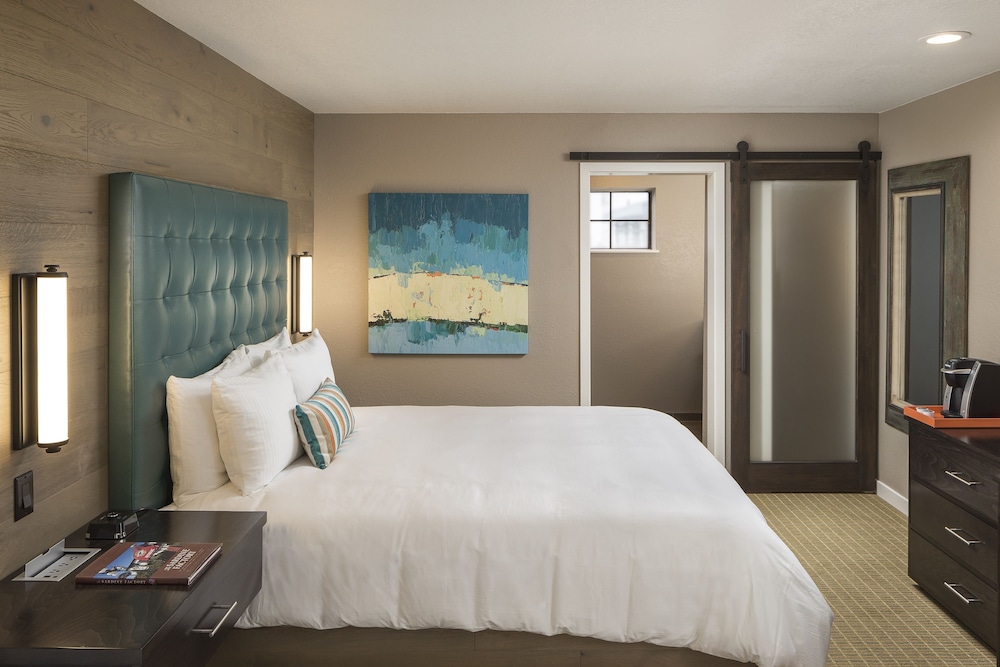 Room, 1 King Bed, Accessible (Cannery Row)