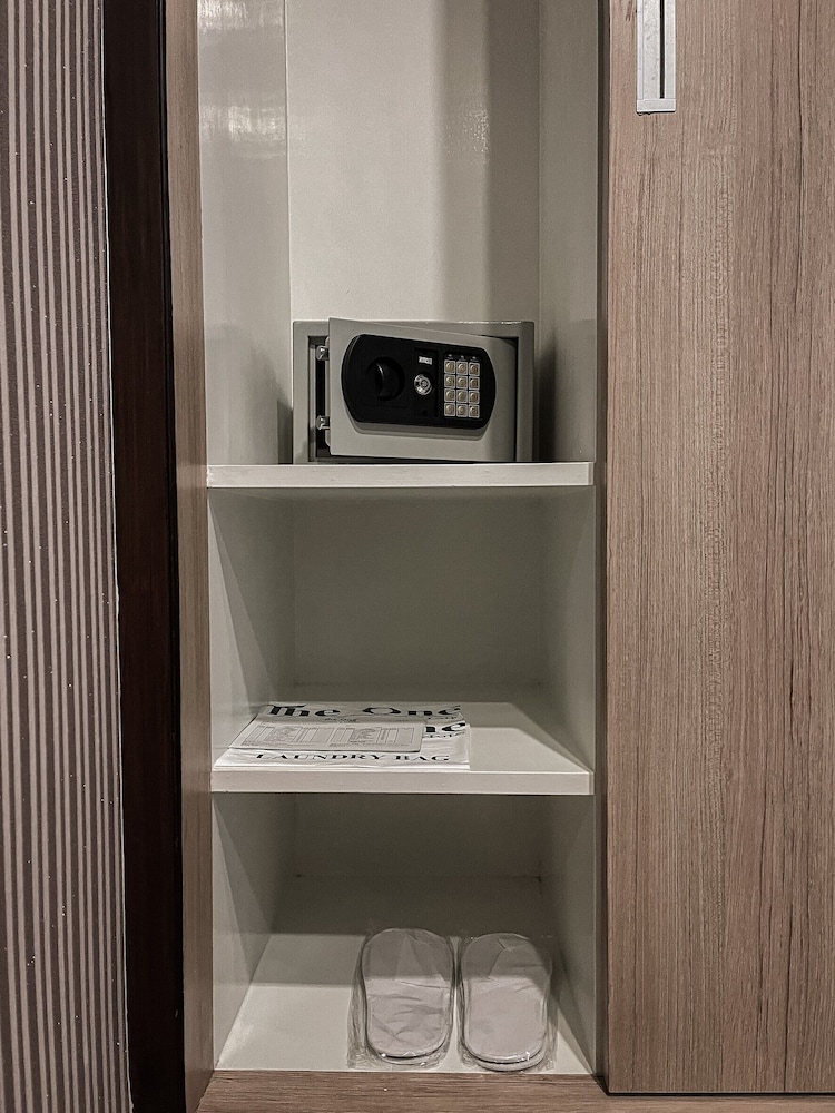 The One Suite - Photo 7