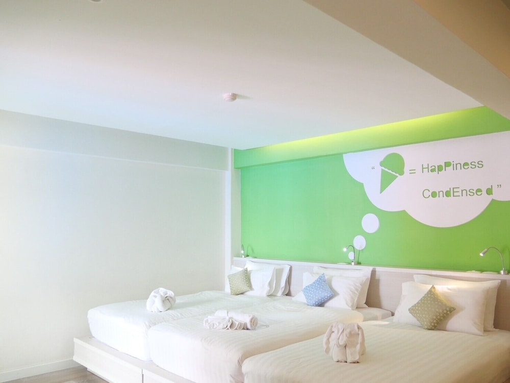 Deluxe Triple Room - Photo 13