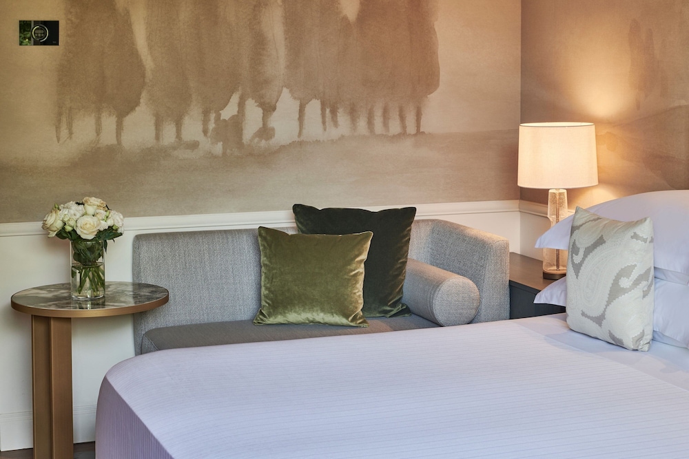 Classic Room, 2 Twin Beds, Garden View (Balcony) thumbnail 5