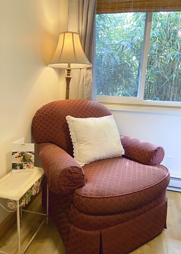 Economy Double Room, 1 Queen Bed, Private Bathroom photo 3