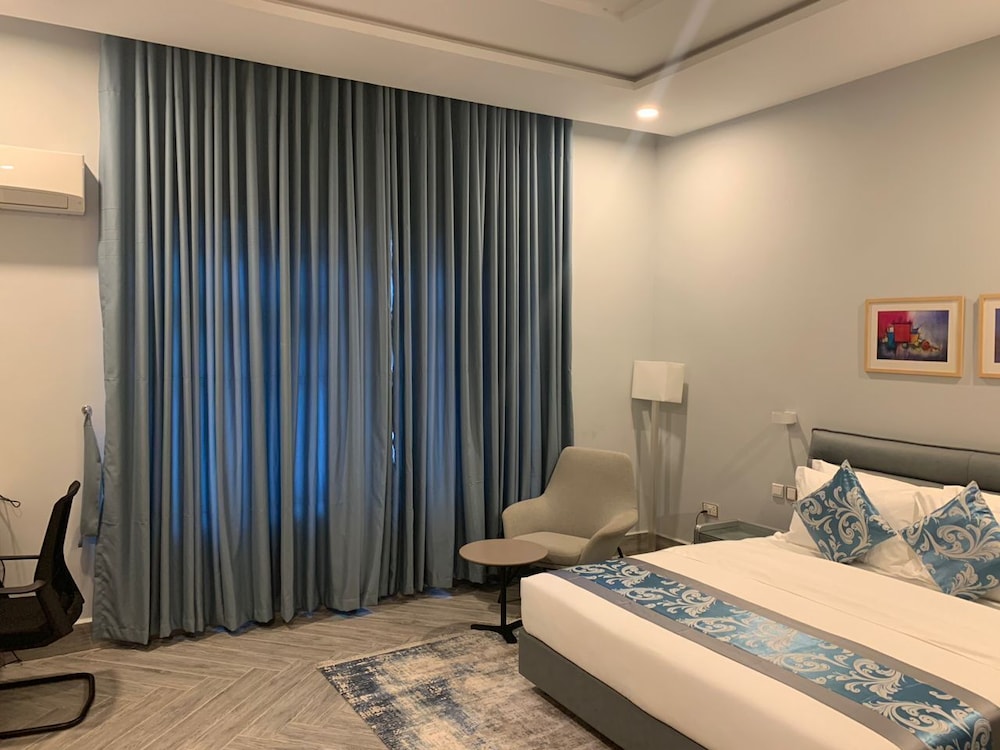Deluxe Single Room