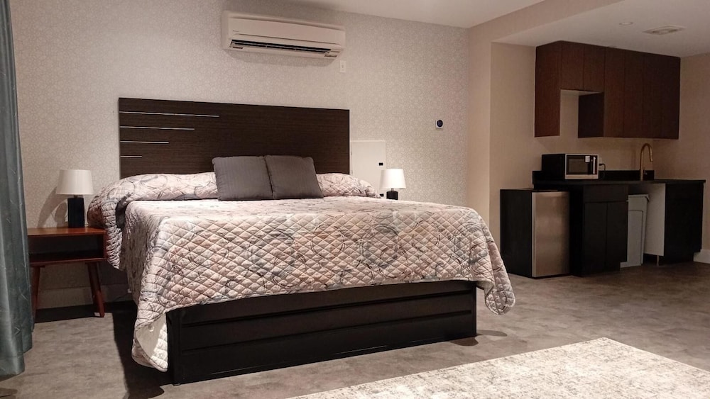 Deluxe Studio Suite photo 3
