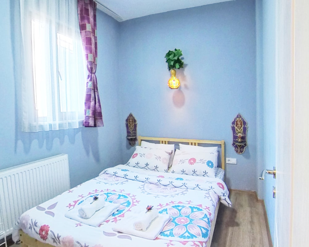 Traditional Apartment, 1 Bedroom, Kitchen photo 2