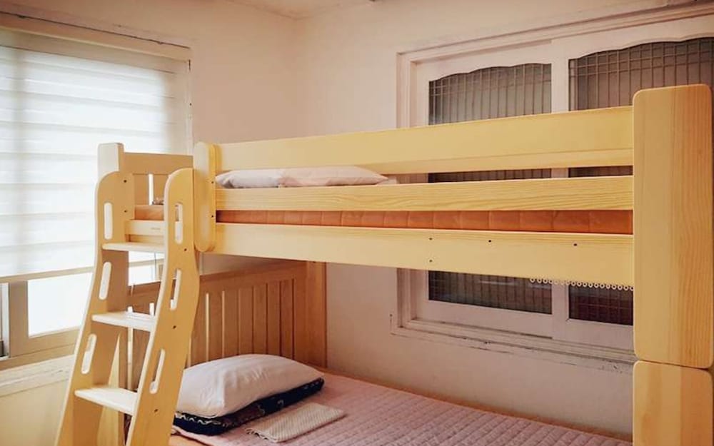 Room (3 Person Room)